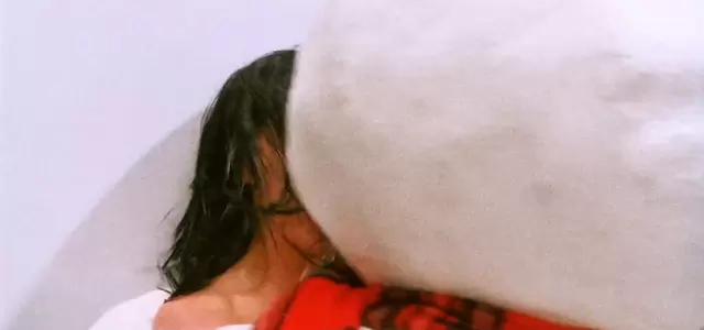 《雪人盯上我》短片引发观影讨论，荒诞设定引追剧用户关注：现场图