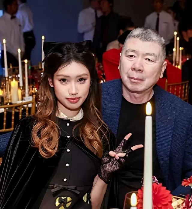 徐朵以场记身份参与《向阳花》拍摄并提交分镜修改意见：现场图